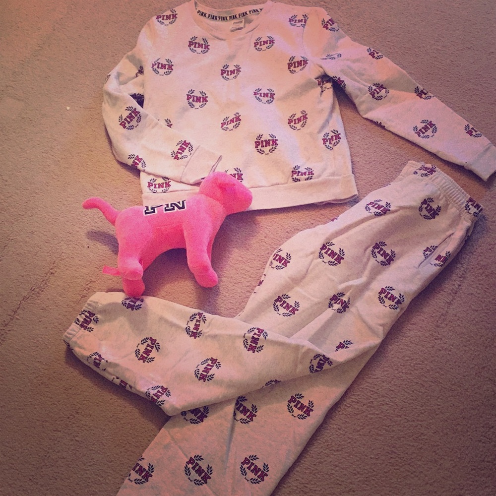 VS pink campus sweater and sweat pants set